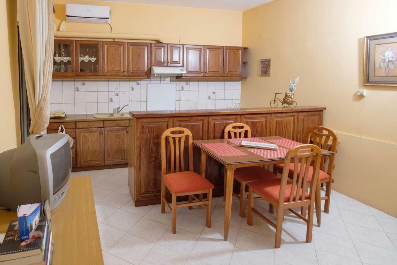 Traditional Apartment In Corfu Next To The Center Exterior photo